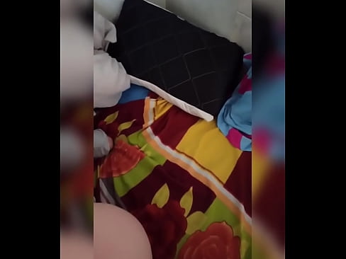 ❤️ Моя соседка остается дома одна, потому что ее муж уходит в отпуск, а я пользуюсь случаем, чтобы трахнуть ее и наполнить ее задницу молоком ️ Порно у нас ❤